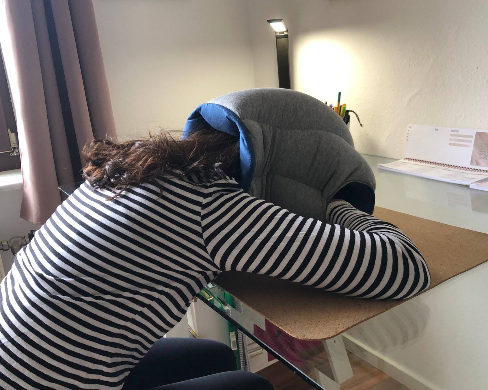 almohada para la oficina